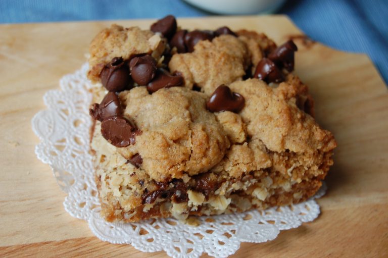 Oatmeal Chocolate Chip Bars