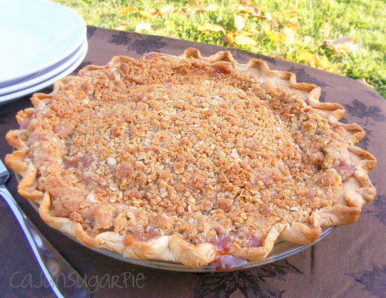 caramel apple pie
