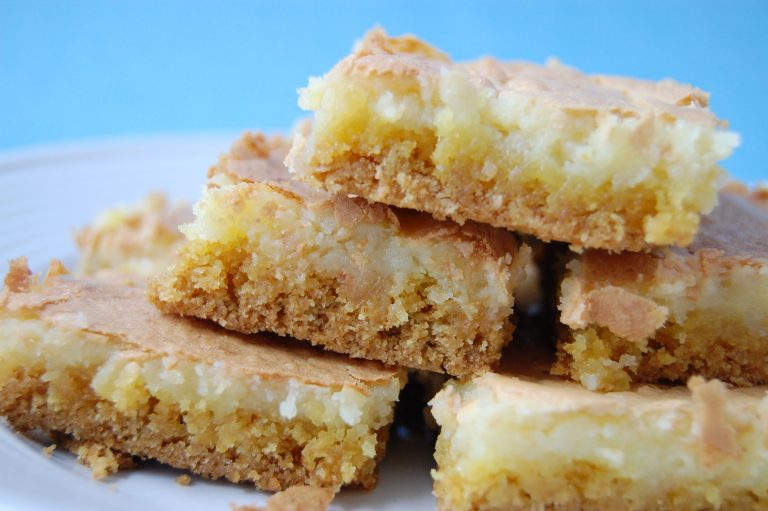 Ooey Gooey Lemon Bars