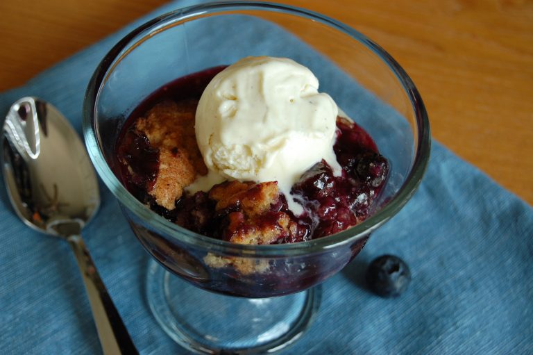 blueberry cobbler