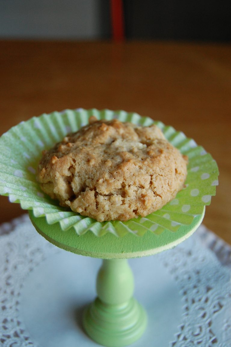 apple cookie on green stand